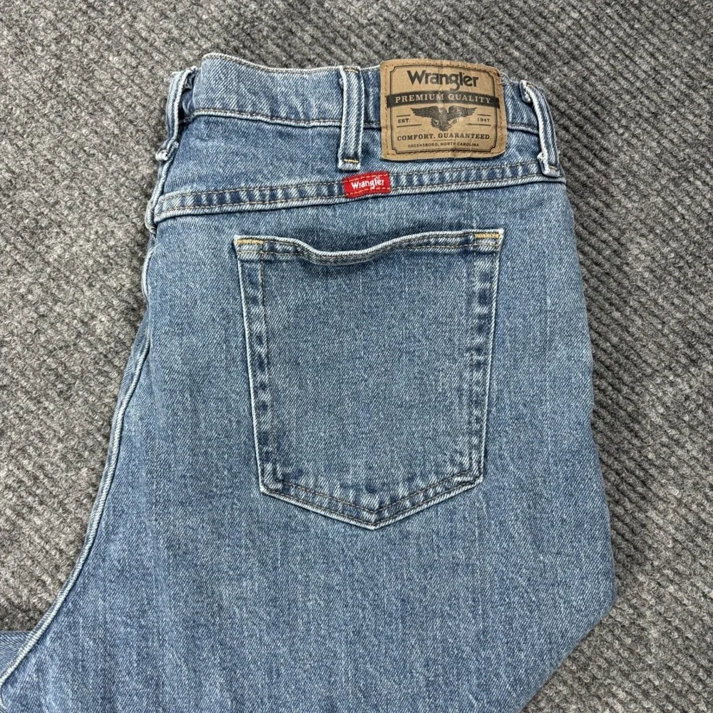 Wrangler Jeans Mens 38x30 Blue Premium Quality Straight Leg Denim Casual